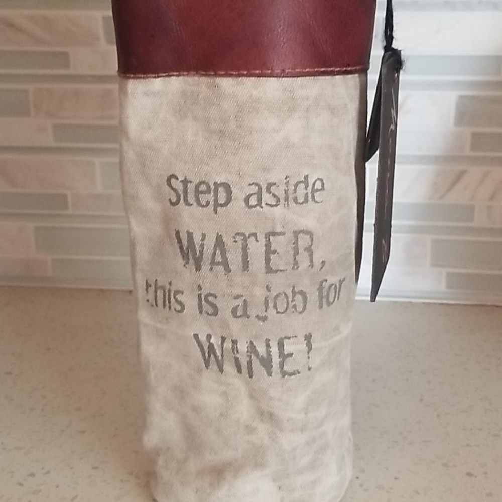 NWT ** Wine Bottle Gift Bag